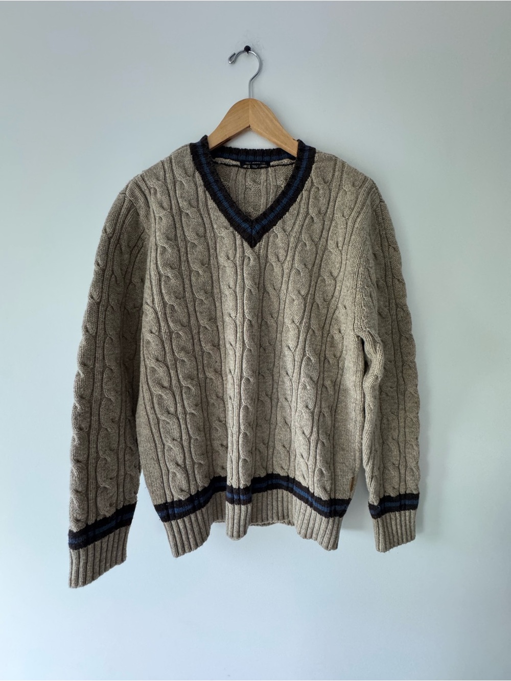 Vintage Men's Cable V-Neck Sweater in Beige with Navy Trim